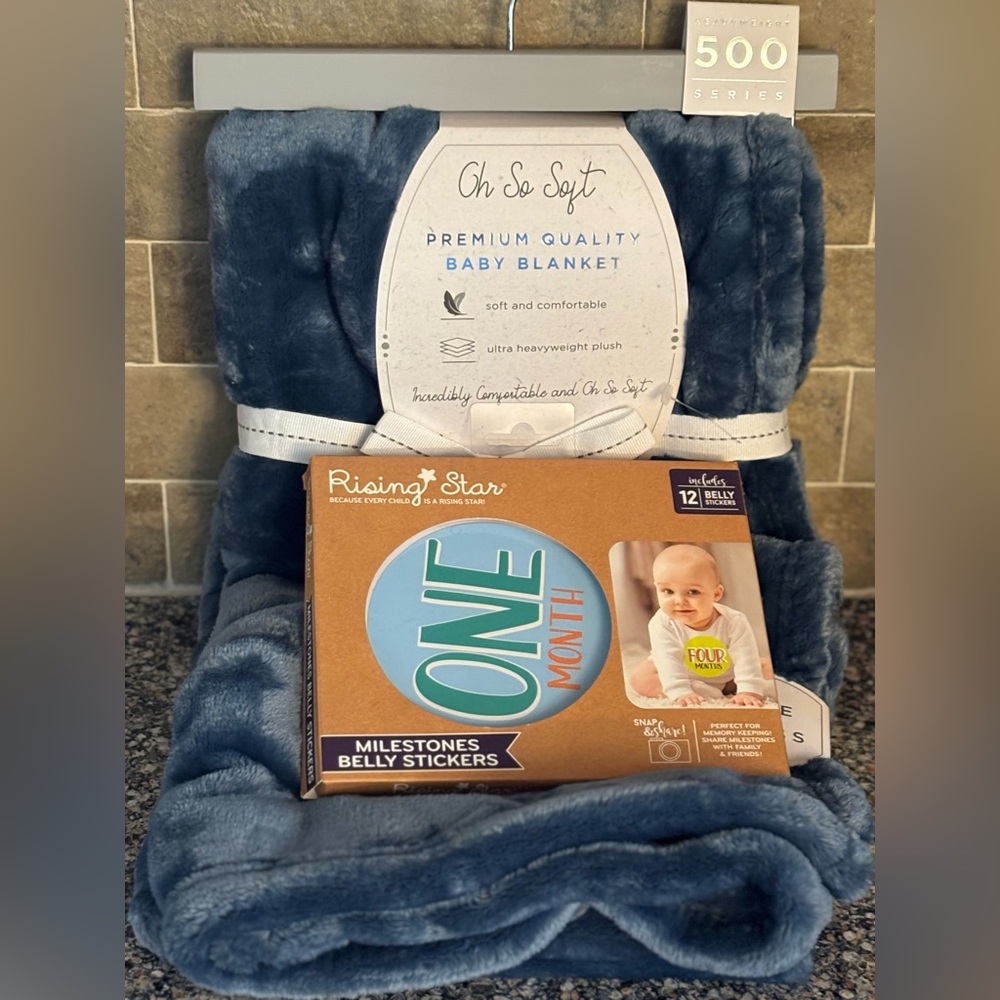 🆕 Blue Plush Baby Blanket with Milestone Stickers